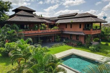 6 Bedroom Pool Villa on Large Plot in San Sai