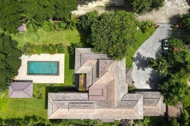 6 Bedroom Pool Villa on Large Plot in San Sai
